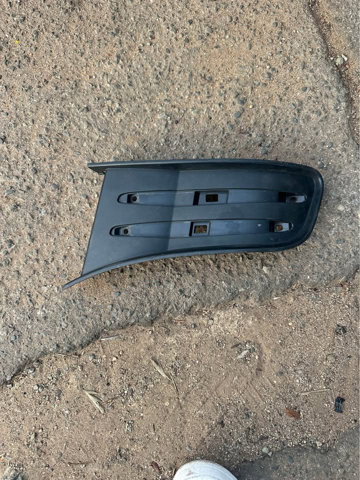 GWM STEED 5 left fog light cover - Private Seller GWM STEED 5 left fog light cover - Private Seller