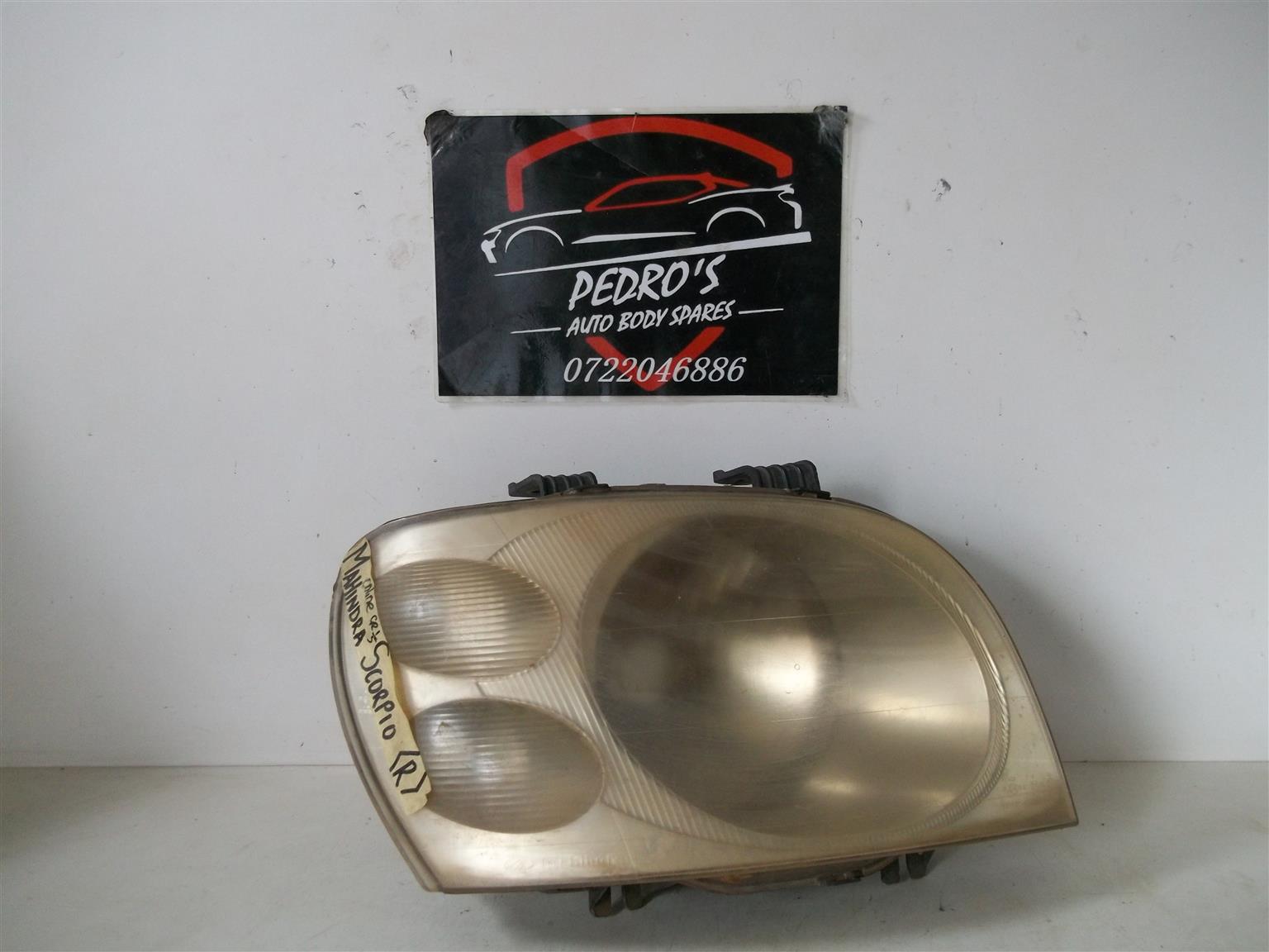 Mahindra Scorpio right headlight - Private Seller Mahindra Scorpio right headlight - Private Seller