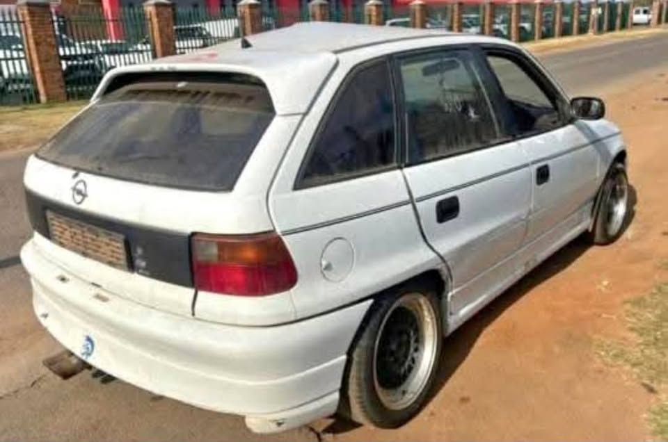 Opel Astra F hatchback 1.6 stripping for parts my number WhatsApp or cell Opel Astra F hatchback 1.6 stripping for parts my number WhatsApp or cell