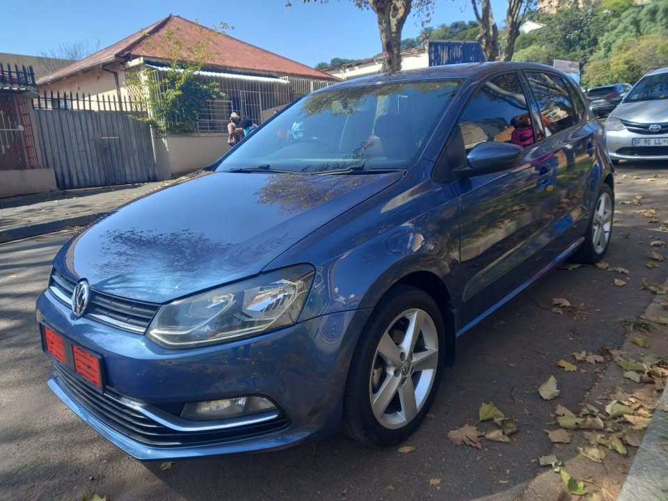 2017 V W polo Tsi 1.2 Petrol, Manual, Blue. Leather seat, Spere key, 138 000