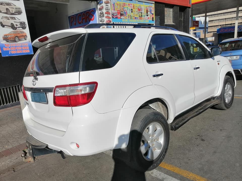 2011 Toyota Fortuner 3.0 D4-D 4x2 155000km