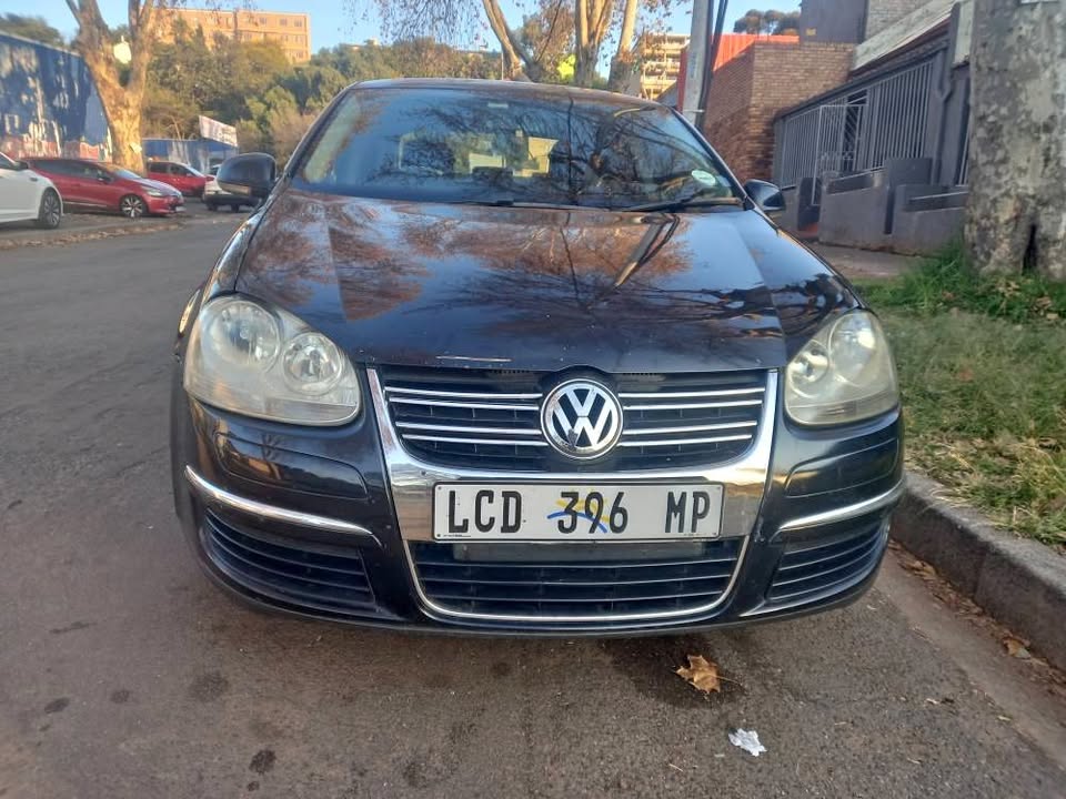 2010 VW Jetta 5 Sedan 1.6 Petrol, Manual, Black, 110000kms