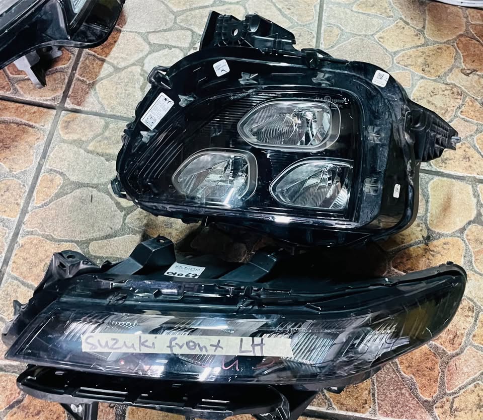 Suzuki Fronx left headlights