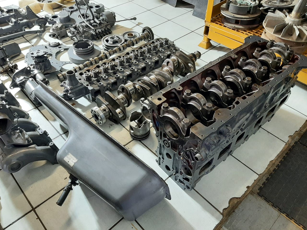 Hino EM100 Engine Spares