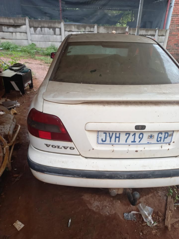 Volvo S40 T Non Turbo Stripping for Spares - Private Seller