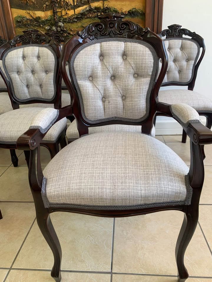 Elegant Set of 8 Vintage Dining Chairs – Priced Per Chair