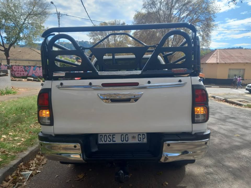 2021 Toyota Hilux Double Cab 2.4 GD6 Diesel, Manual 4x4, White, Service Book, 150000kms,