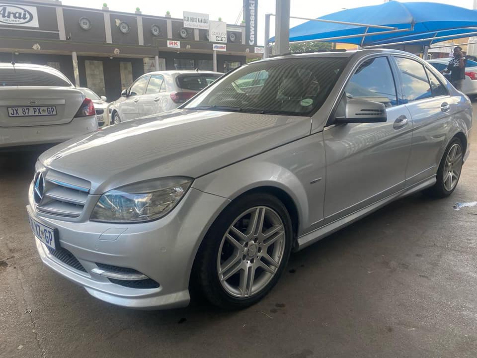 2011 MERCEDES BENZ C200