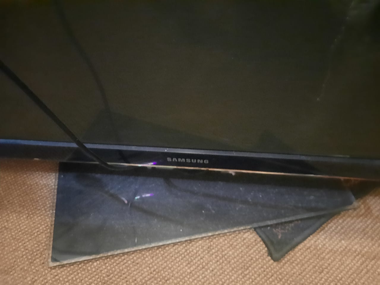 TV SAMSUNG 50" PLASMA WITH BRACKET