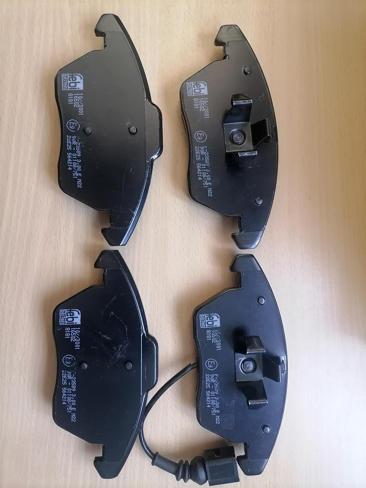 Audi sensor brake pads new R800 contact Adele 0742496717 Pretoria West self coll - Private Seller