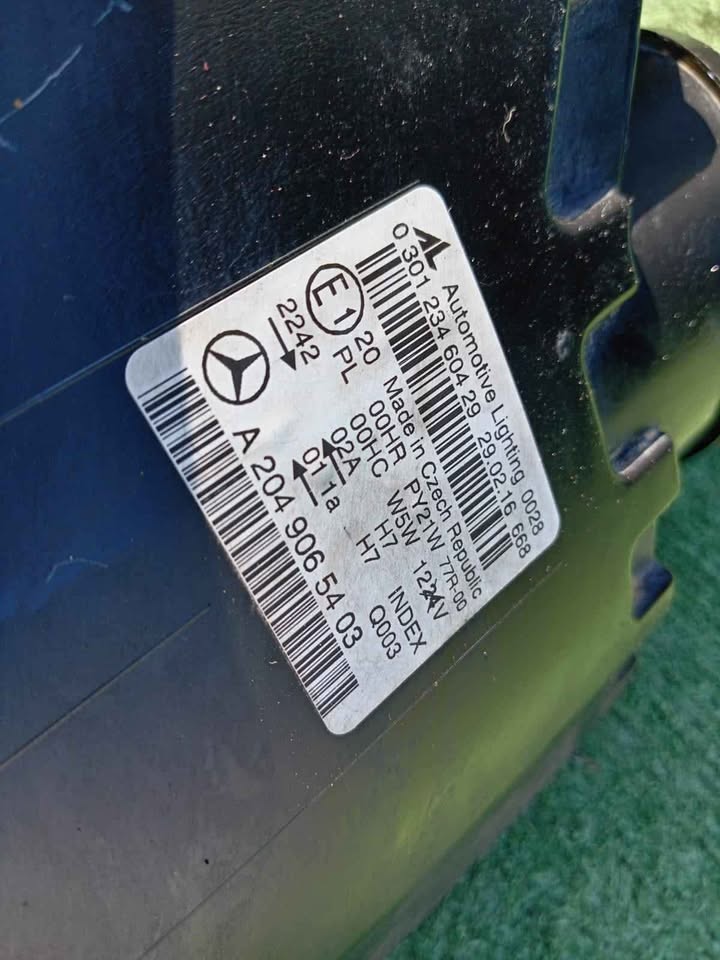 MERCEDES BENZ W204 NORMAL HEADLIGHT FOR SALE PREFACE