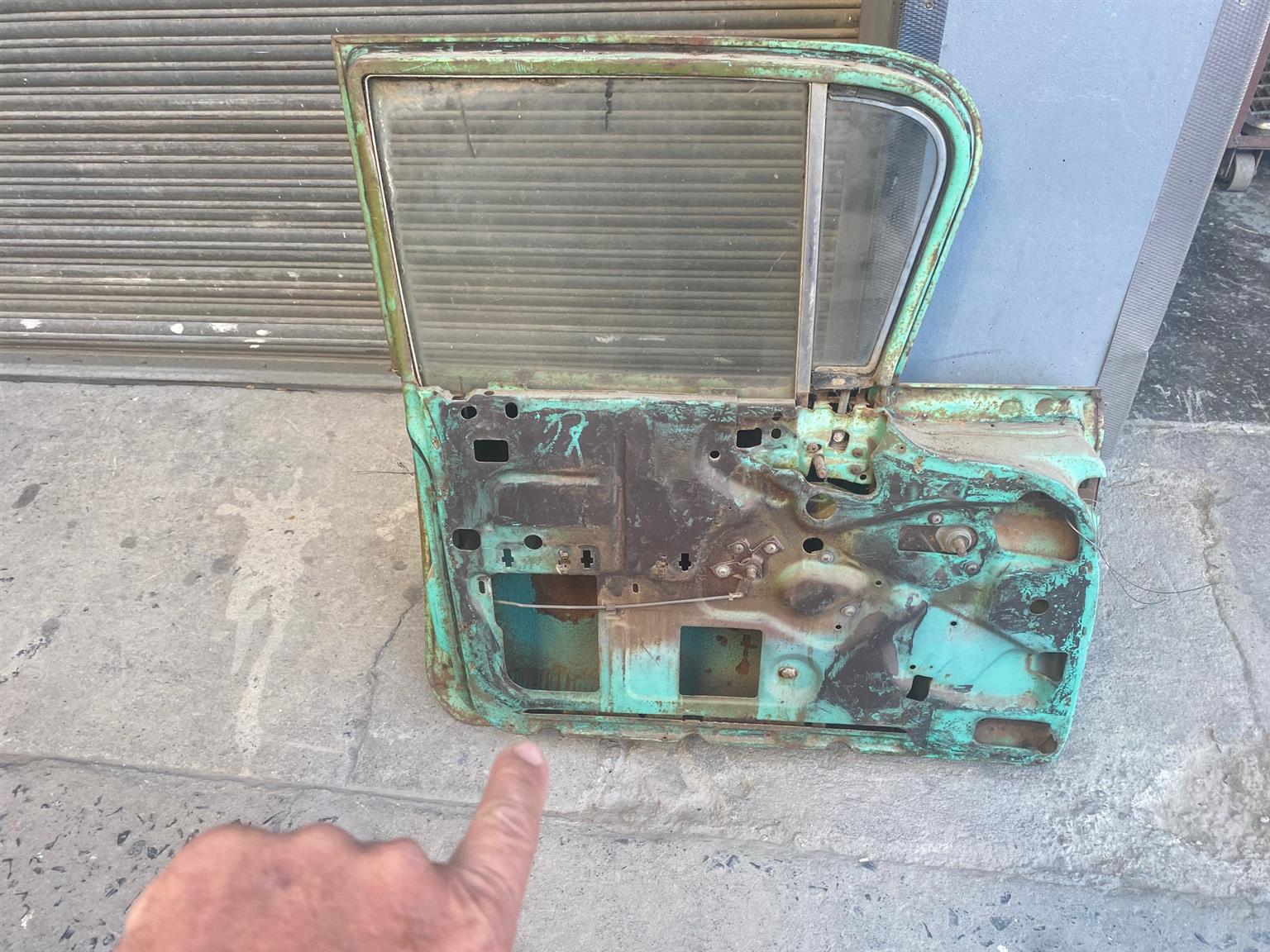 Chev Impala 1960 left front door - Private Seller
