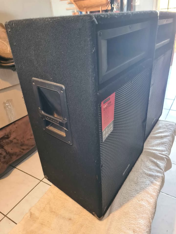 Dixon 500W, 15" speakers