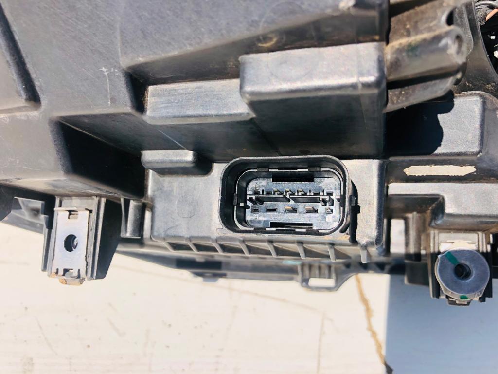 BMW F32/F80 4 series LED xenon left and right standard headlight (2018-2020) - Private Seller BMW F32/F80 4 series LED xenon left and right standard headlight (2018-2020) - Private Seller