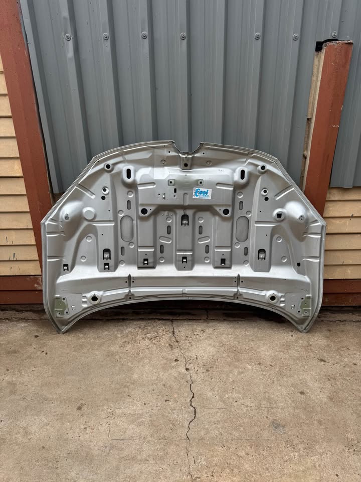 Renault Megane 3 Bonnet - Private Seller Renault Megane 3 Bonnet - Private Seller