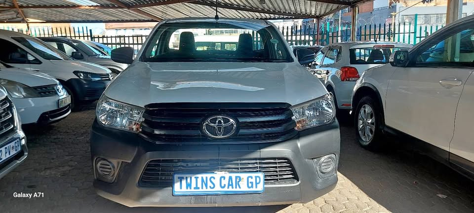 Toyota Hilux 2.0Gd vvti single cab Manual petrol