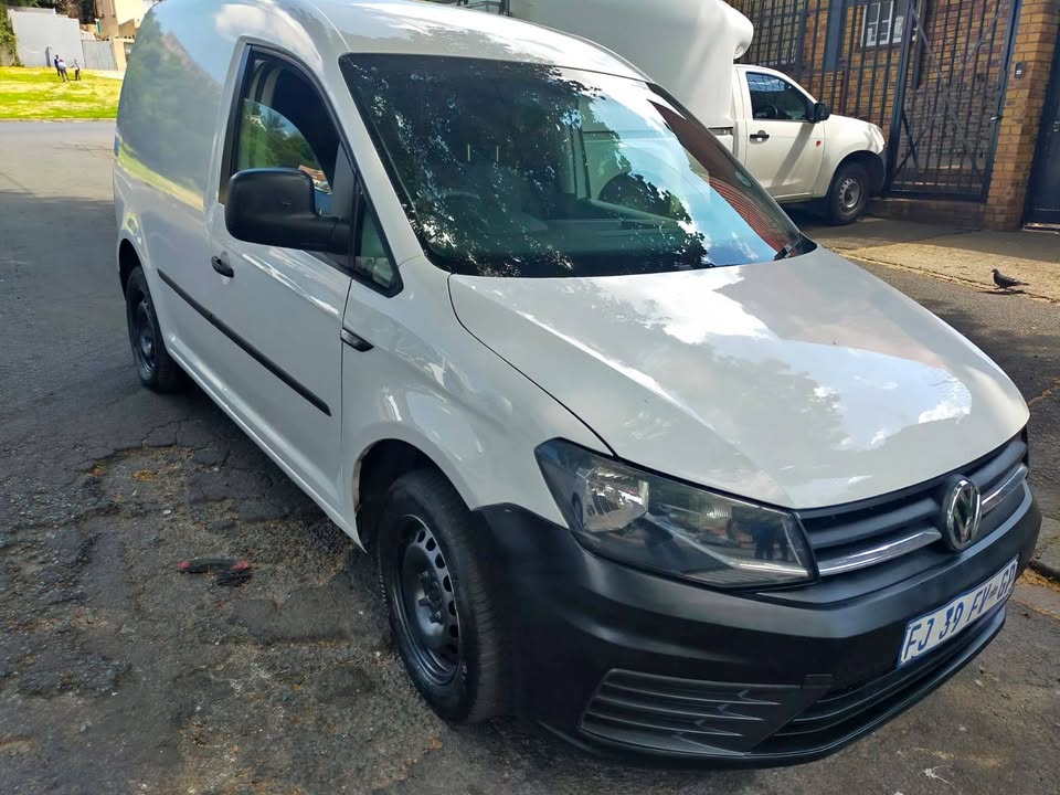 2016 VW Caddy Panel VAN 1.6 ENGINE PETROL, Manual Transmission, White Color, Mileage 85000kms