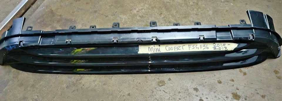 Mini Cooper F55/F56 grille 2014 - Private Seller Mini Cooper F55/F56 grille 2014 - Private Seller