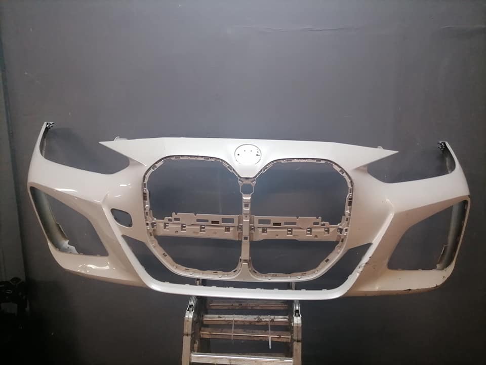 BMW 4-series white bumper DM or contact number in the description for assistance. - Private Seller BMW 4-series white bumper DM or contact number in the description for assistance. - Private Seller