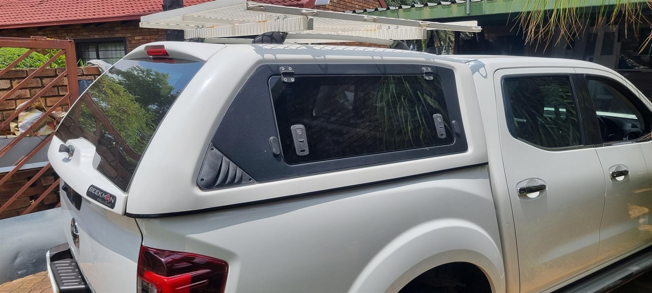 Nissan Navara dubbel cab from 2021 canopy for sale - Private Seller Nissan Navara dubbel cab from 2021 canopy for sale - Private Seller