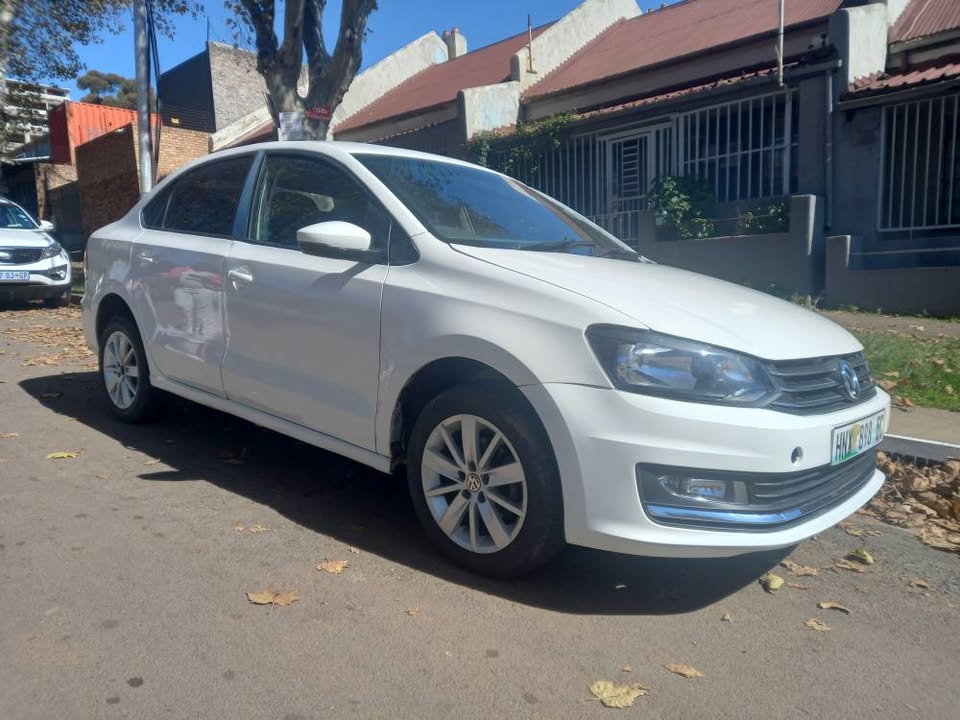 2016 VW Polo 6 SEDAN 1.4 Petrol, Manual Comfortline, White, 78000kms