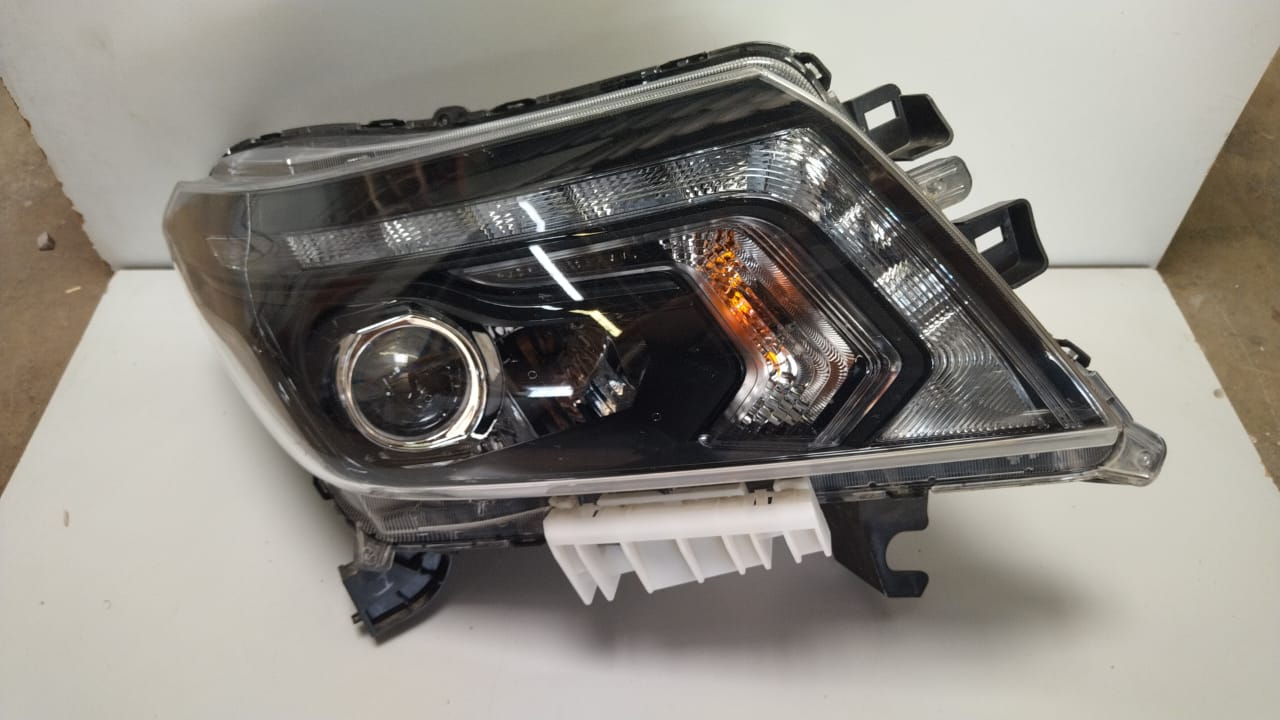 Nissan navara headlight set