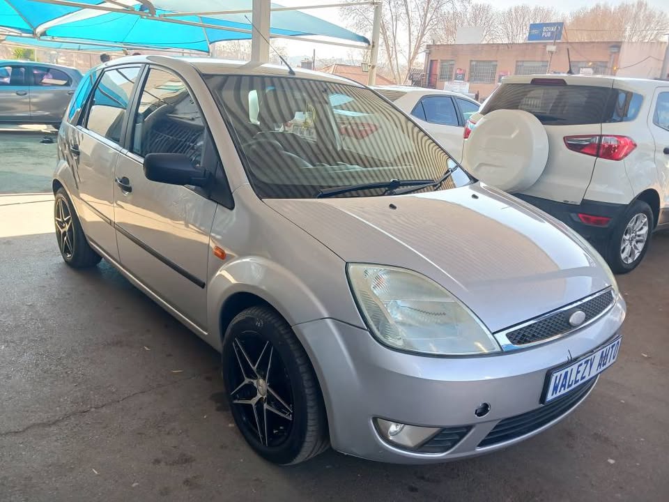 2005 FORD FIESTA 1.6 HATCHBACK  Transmission: Manual  Mileage: 75000KM  Fueltype: Petrol  Silver