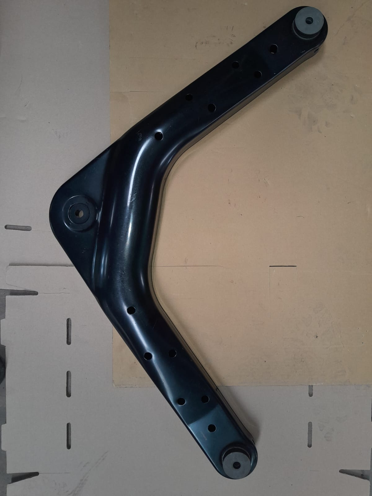 JEEP GRAND CHEROKEE WJ REAR DIFF V ARM FOR SALE - Private Seller