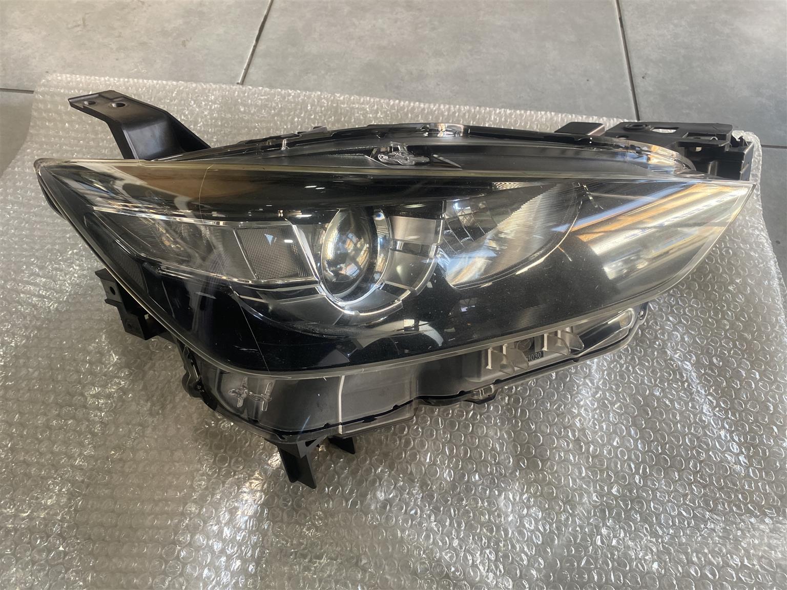 2018 MAZDA CX-3 HALOGEN HEADLIGHT RIGHT SIDE FOR SALE. IN EXCELLENT CONDITION - Private Seller 2018 MAZDA CX-3 HALOGEN HEADLIGHT RIGHT SIDE FOR SALE. IN EXCELLENT CONDITION - Private Seller