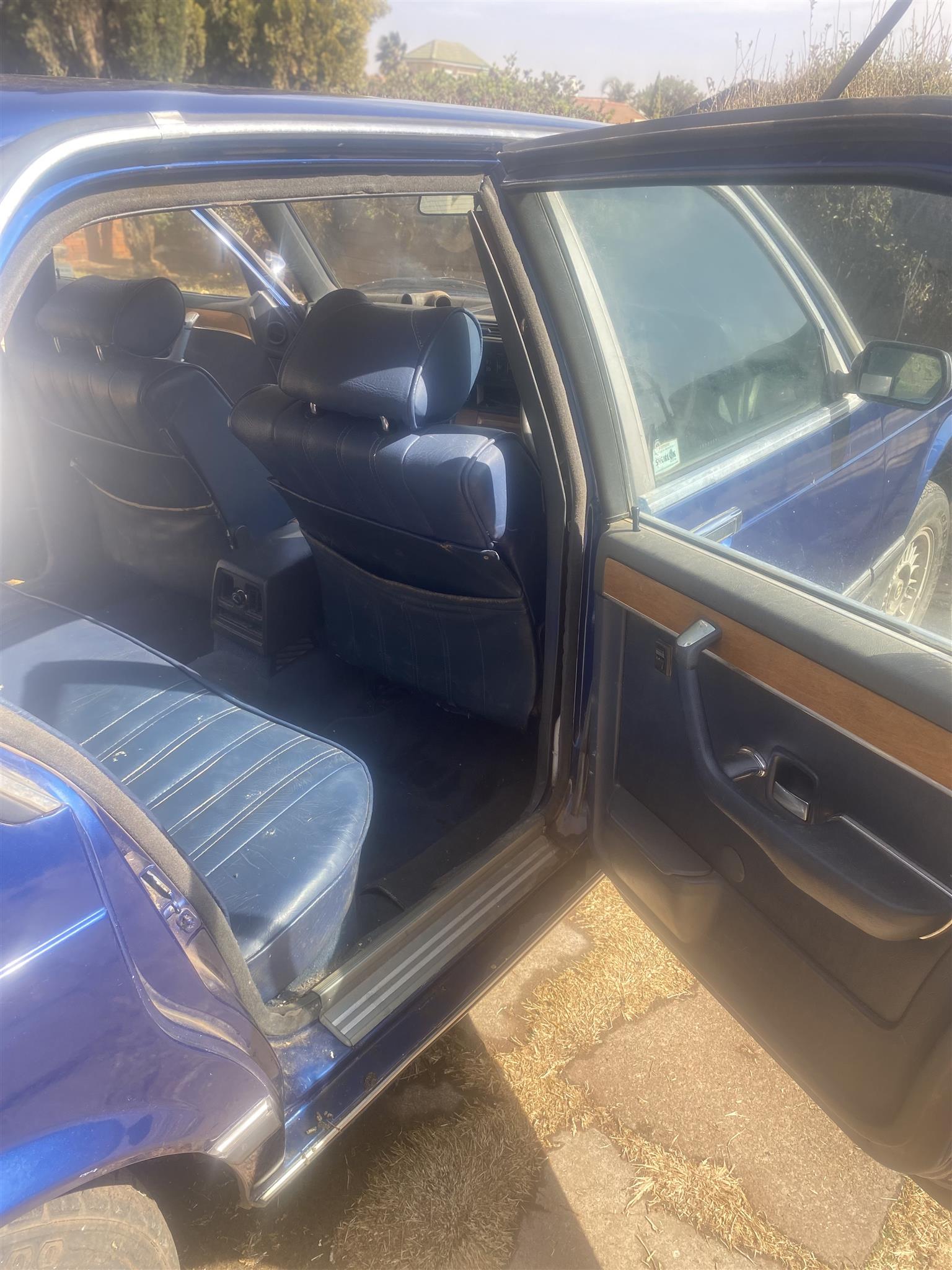 BMW 733i