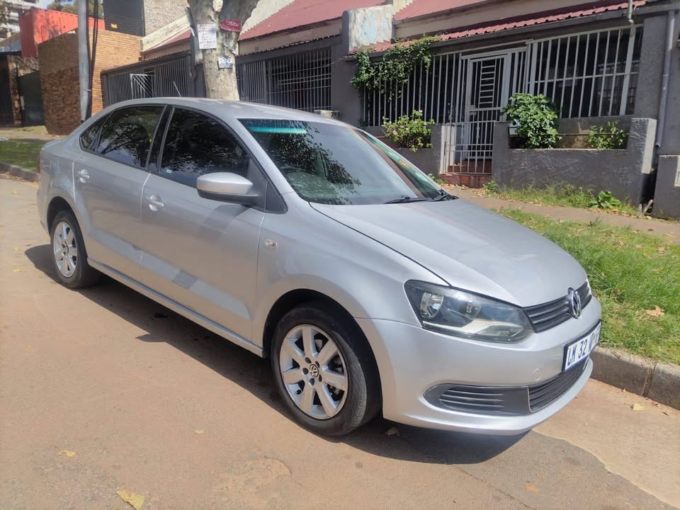 2014 vw polo 6 1.6 sedan
