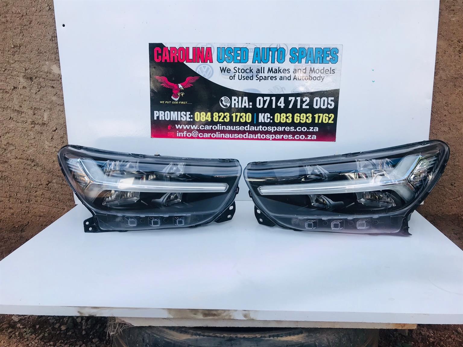 Volvo XC40 left and right side xenon headlight - Private Seller Volvo XC40 left and right side xenon headlight - Private Seller
