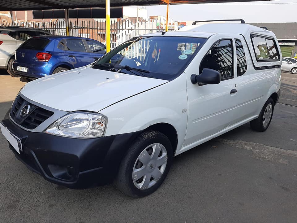 2011 Nissan Np200 1.6i Bakkie with a Canopy and a leather interior