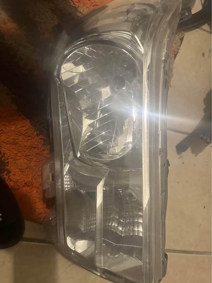 Toyota Hilux headlight - Private Seller