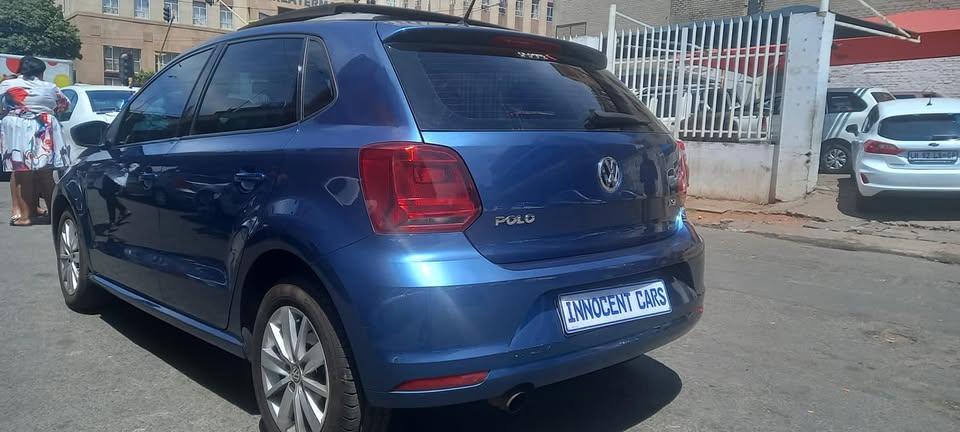 2017 VW POLO 6 TSI 1.2 COMFORTLINE, MANUAL TRANSMISSION, BLUE COLOUR