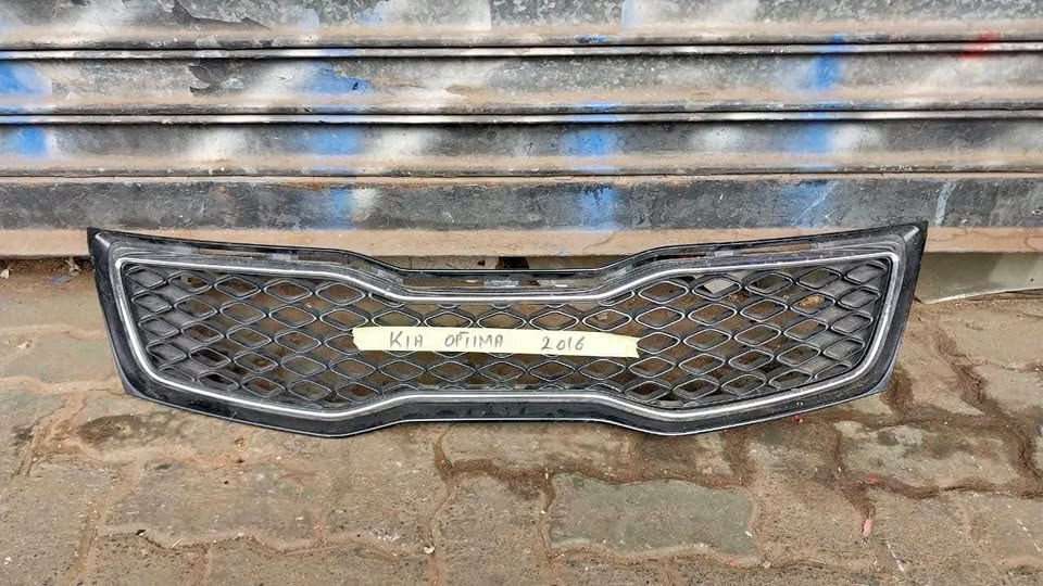 Kia Optima grille 2016 - Private Seller Kia Optima grille 2016 - Private Seller