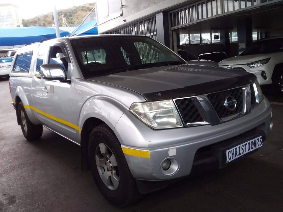 2013 Nissan Navara Extra cab manual diesel 2013