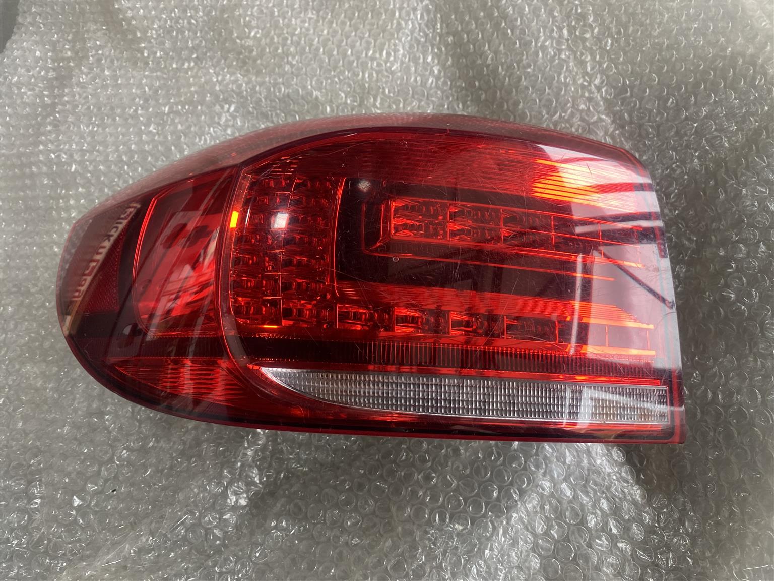 2016 VW TIGUAN LED TAIL LIGHT LEFT SIDE FOR SALE. IN PRISTINE CONDITION - Private Seller 2016 VW TIGUAN LED TAIL LIGHT LEFT SIDE FOR SALE. IN PRISTINE CONDITION - Private Seller