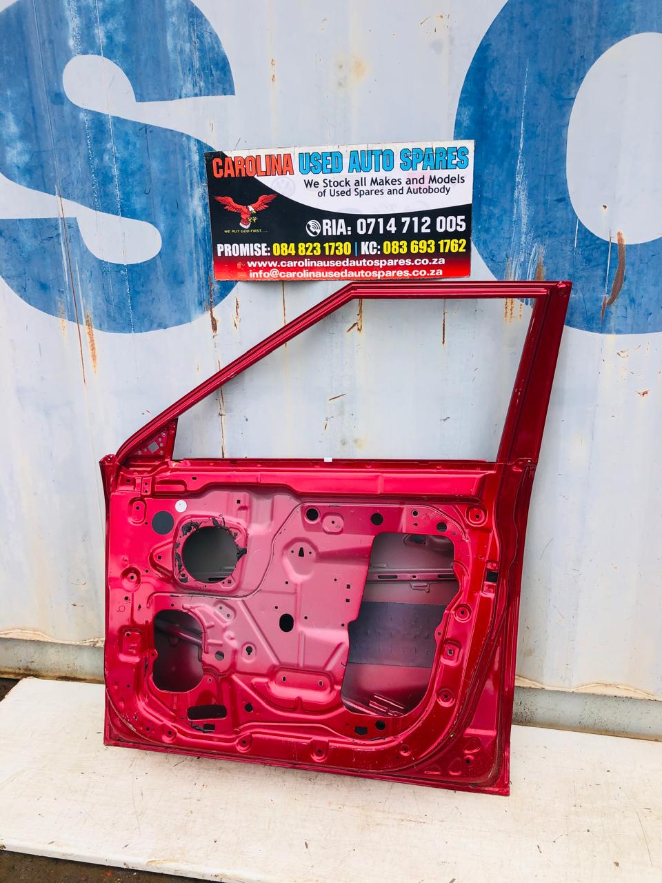 Mahindra 3X0 right side front door with door arch - Private Seller Mahindra 3X0 right side front door with door arch - Private Seller