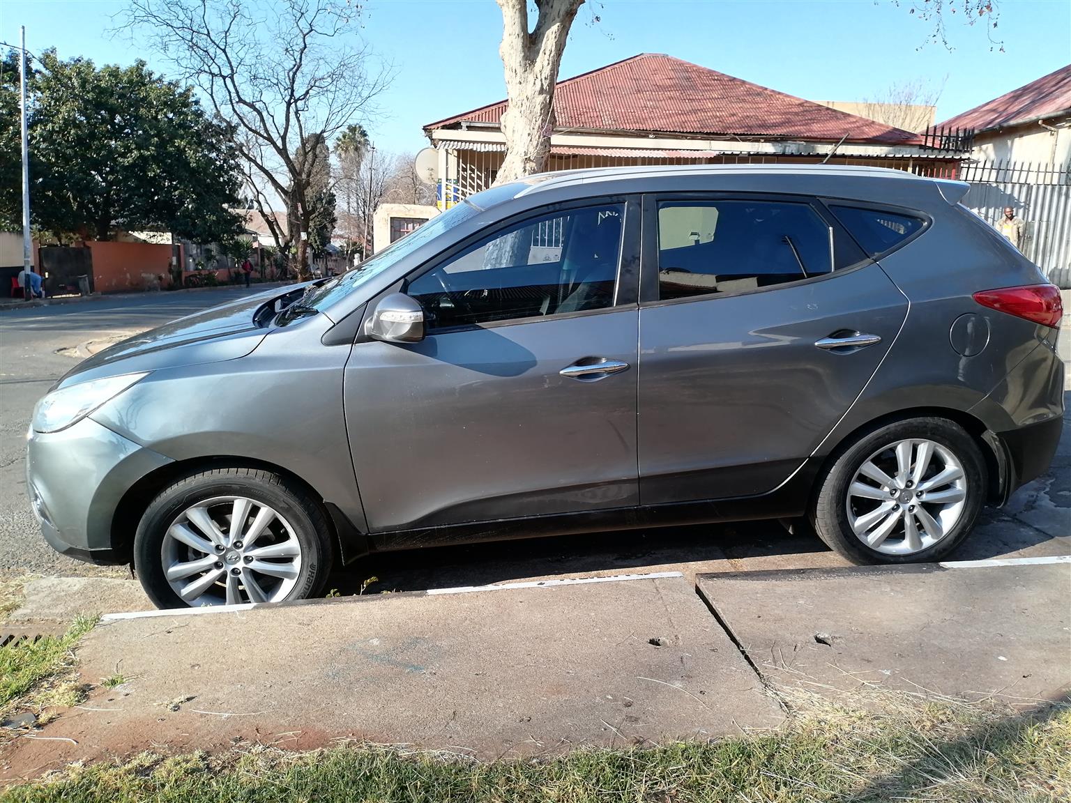 2013 HYUNDAI IX35 2.0 MANUAL TRANSMISSION IN EXCELLENT CONDITION, SERVICE BOOK O