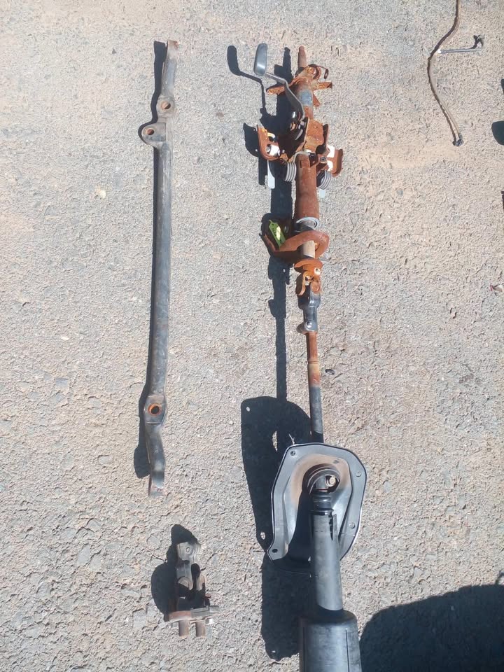 Toyota hilux KZ.TE steering colom n steering rank  ber - Private Seller
