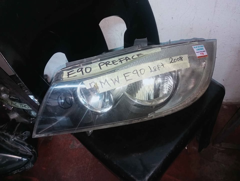 BMW E90 PREFACE LEFT HEADLIGT - Private Seller BMW E90 PREFACE LEFT HEADLIGT - Private Seller