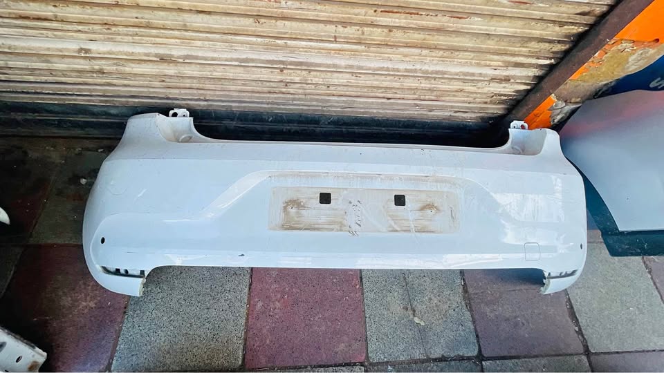 RENAULT CLIO V BACK BUMPER - Private Seller RENAULT CLIO V BACK BUMPER - Private Seller
