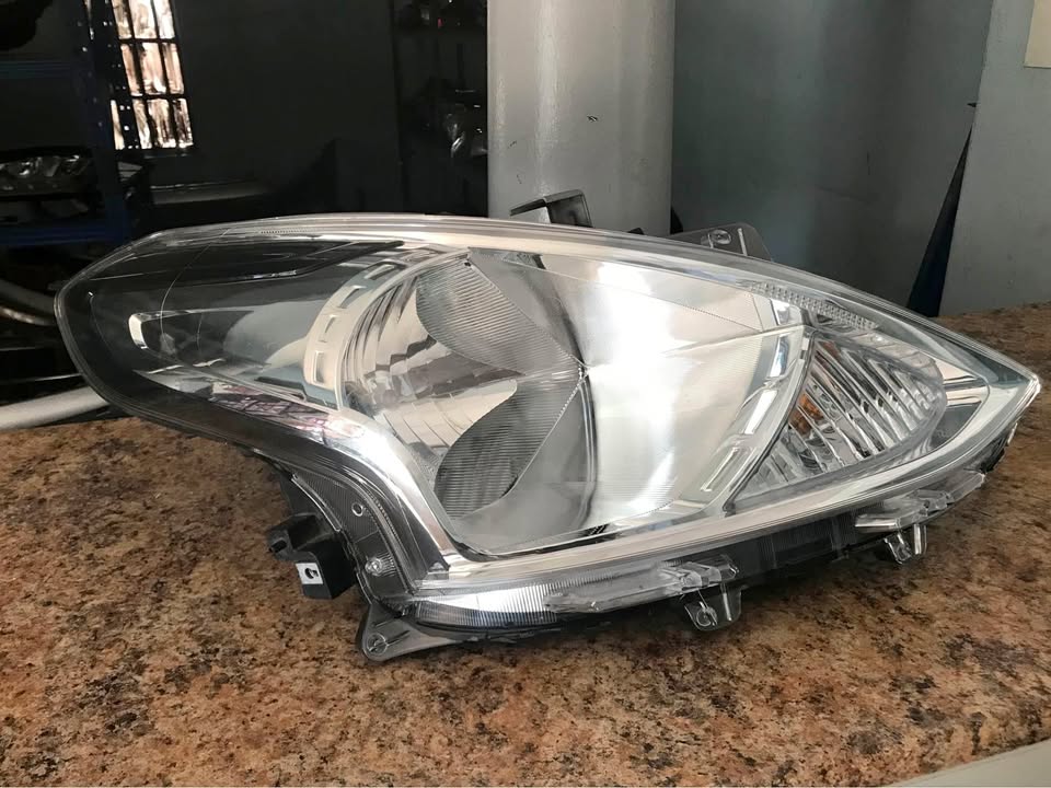 2015 Nissan Almera right headlight for sale - Private Seller 2015 Nissan Almera right headlight for sale - Private Seller