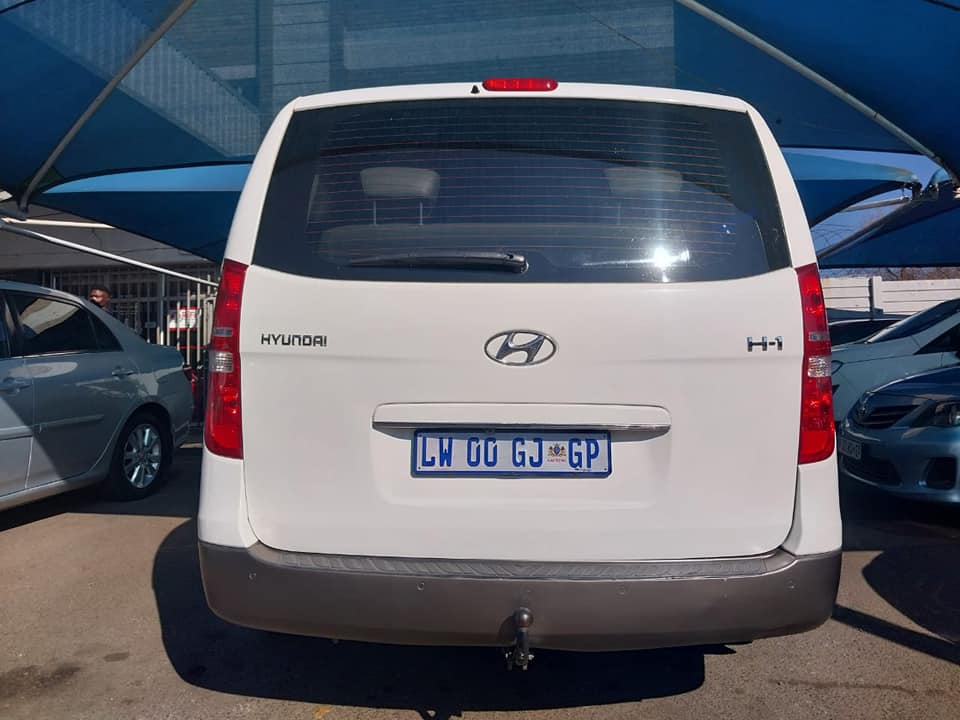 2019 HYUNDAI H1 2.5 CDI 105 000KM WHITE COLOR MANUEL DIESEL