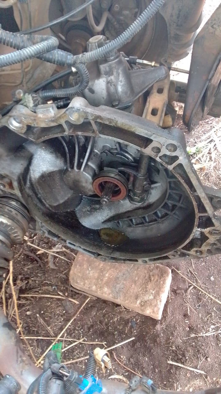 Opel corsa gearbox and starter - Private Seller