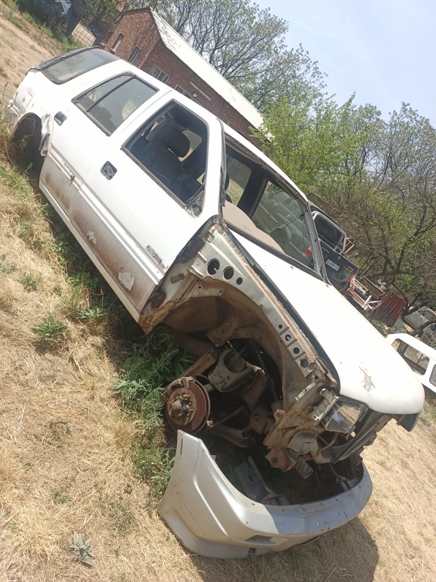 Isuzu Frontier Station Wagon Body - Private Seller Isuzu Frontier Station Wagon Body - Private Seller