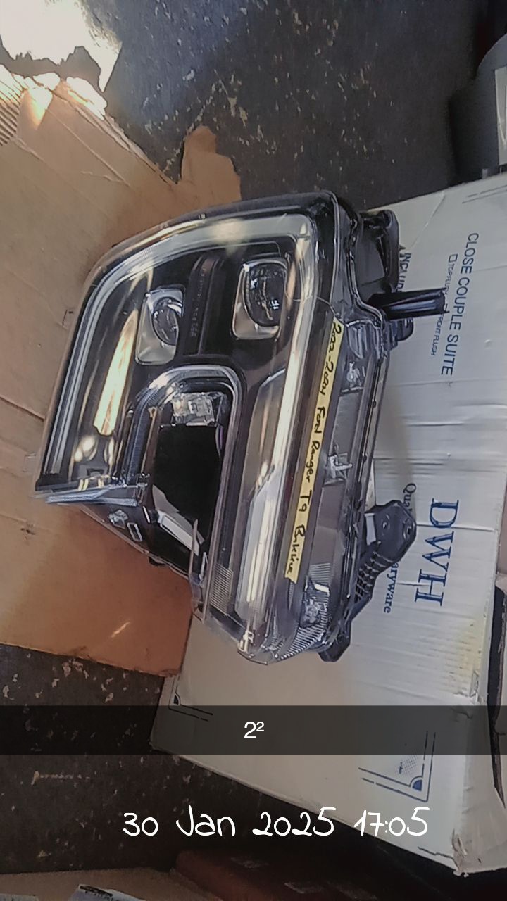 2022-2024 Ford ranger T9 bakkie head light - Private Seller 2022-2024 Ford ranger T9 bakkie head light - Private Seller