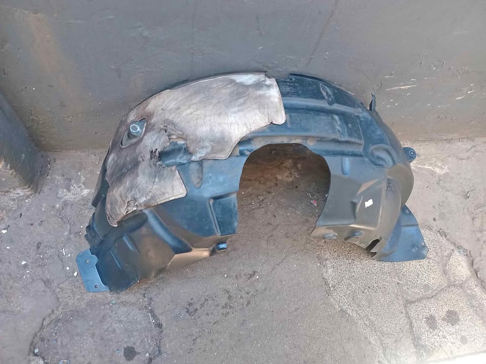 Ford Ecosport Front Left Side Splash Guard 18-23 GN15-16115-BC Genuine - Private Seller Ford Ecosport Front Left Side Splash Guard 18-23 GN15-16115-BC Genuine - Private Seller