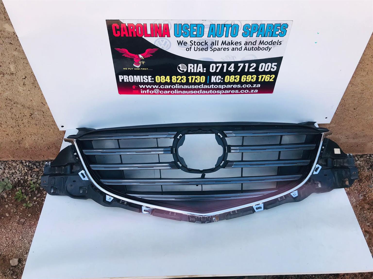 Mazda CX-5 radiator grill with chrome trimming - Private Seller Mazda CX-5 radiator grill with chrome trimming - Private Seller